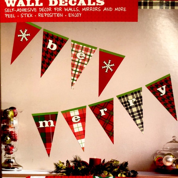 “be merry” wall decals NEW in BOX
Festive Self Adhesive Decor - Picture 2 of 4